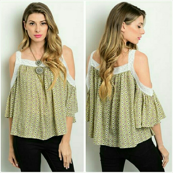 Jill Marie Boutique Tops - Open shoulder top