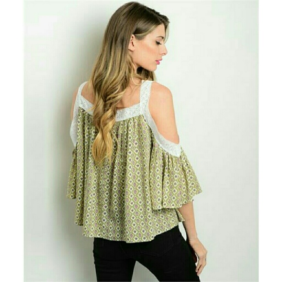 Open shoulder top - Picture 3 of 3