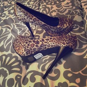 Adorable Cheetah Print Heels