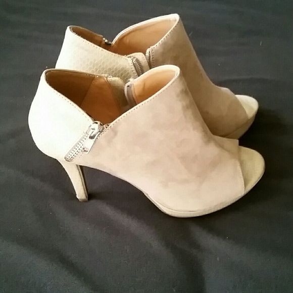 Tan heels