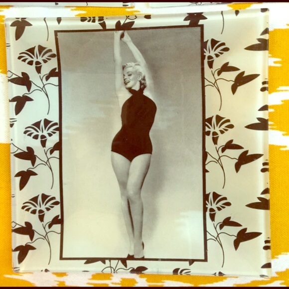 2 Marilyn plates