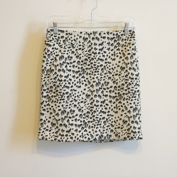 LOFT mini skirt {like new} - Picture 2 of 4