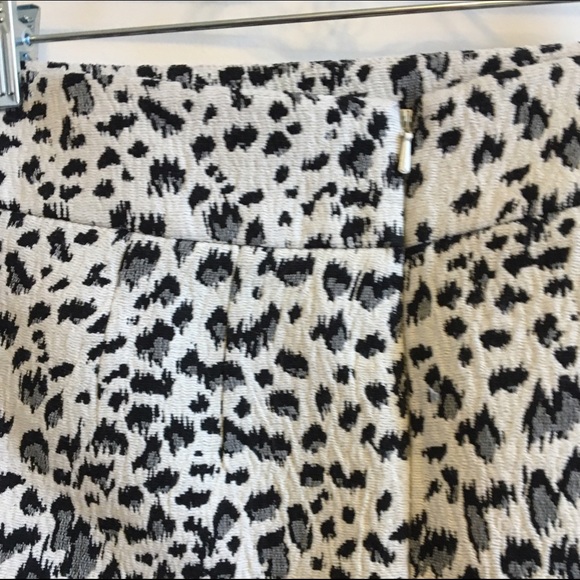LOFT mini skirt {like new} - Picture 4 of 4