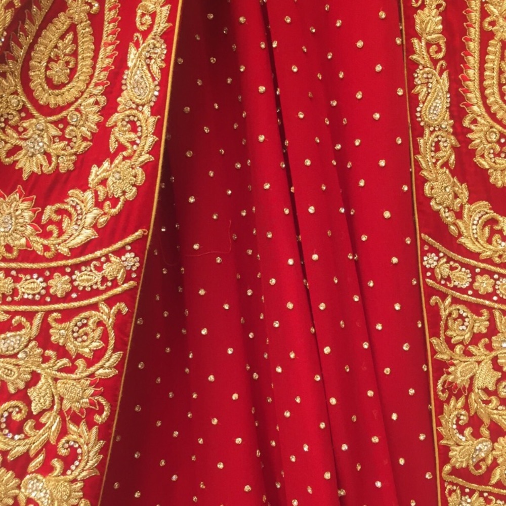 Beautiful indian bridal gown/ bridal dress - Picture 3 of 5