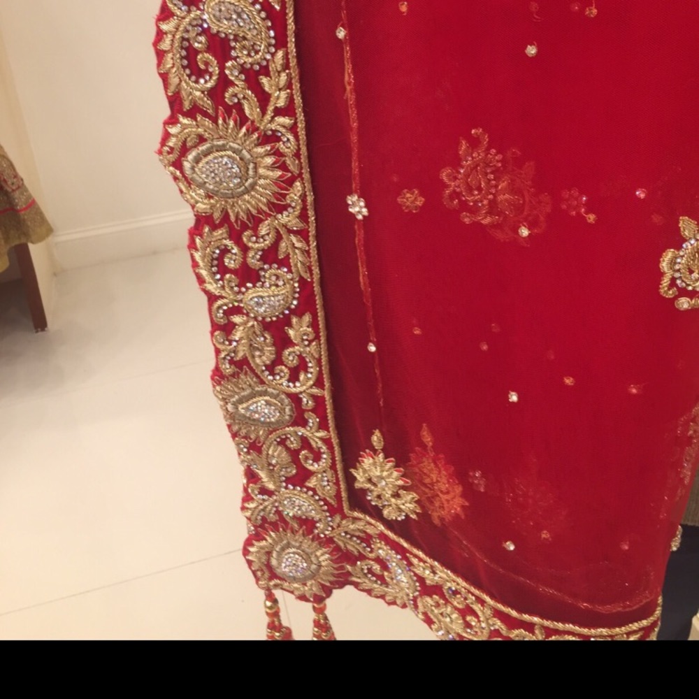 Beautiful indian bridal gown/ bridal dress - Picture 4 of 5