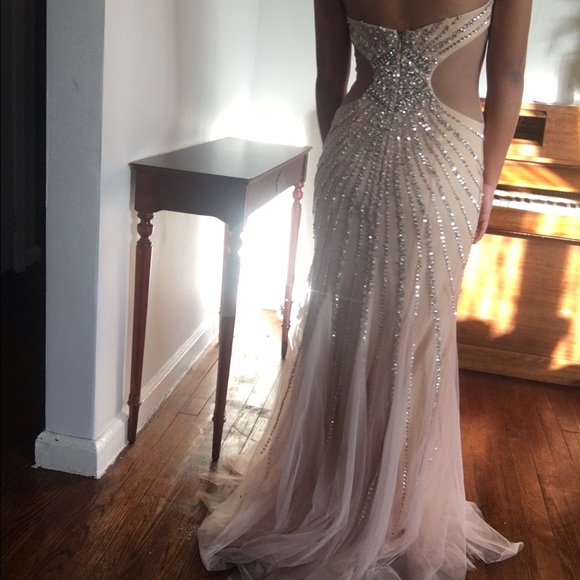 Prom dress - Picture 3 of 4
