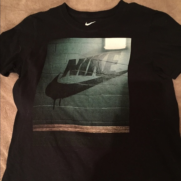 Nike T