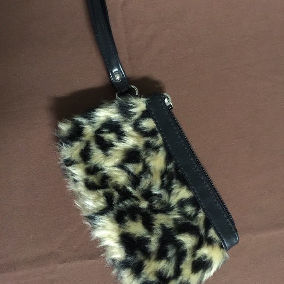 Mini wristlet purse