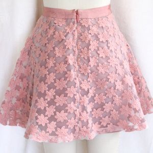 Topshop Skirts - ♦️SALE♦️✨HP✨ Topshop Embroidered Floral Skirt Topshop Skirts - ♦️SALE♦️✨HP✨ Topshop Embroidered Floral Skirt