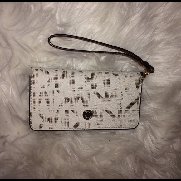 Michael kors clutch