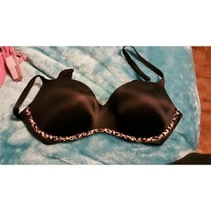 Victoria's secret bra 36c