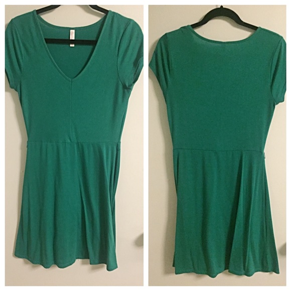 Xhilaration Dresses & Skirts - Kelly green Xhilaration dress size M