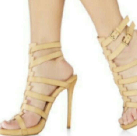 Brand new beige heel
