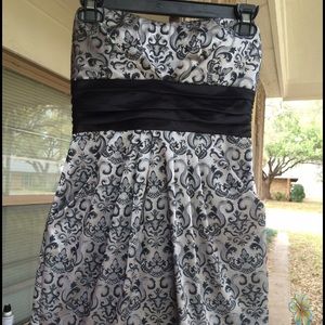 Silver and black prom dress WITH POCKETS!