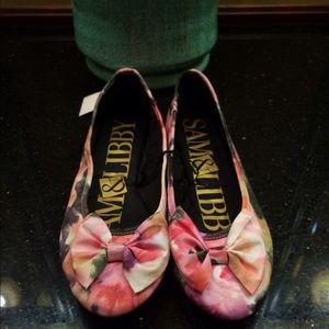 NWT Sam & Libby flats