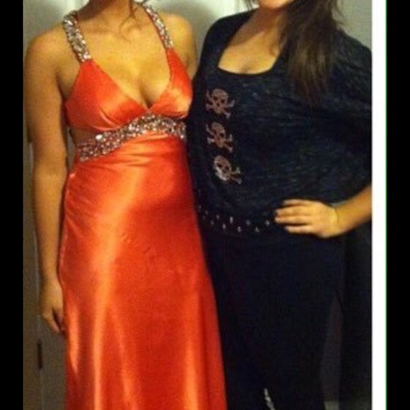 Formal dress. - Picture 1 of 3