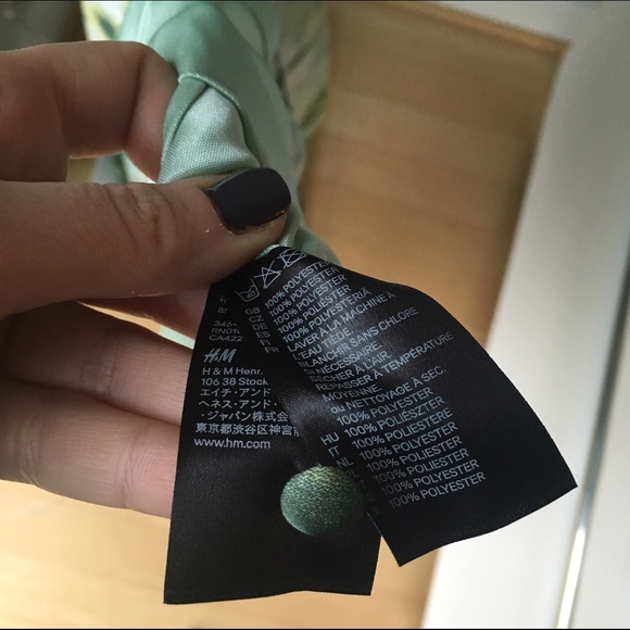 SALE!!!💕👗Beautiful H&M Dress👗💕 - Picture 4 of 4