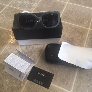 HP ❤️ Chanel sunglasses NEW IN BOX ❤️ 1 hr sale