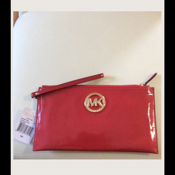 Michael Kors Fulton Red LG Zip Clutch