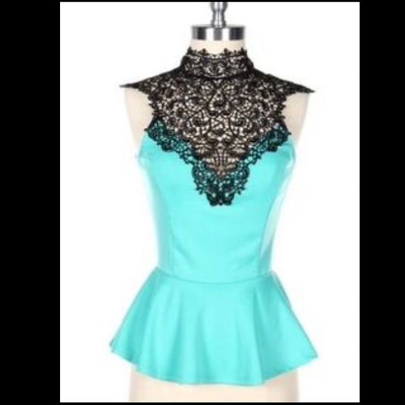 Turquoise peplum top 👯