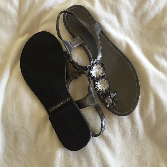 Sandals - Picture 2 of 2
