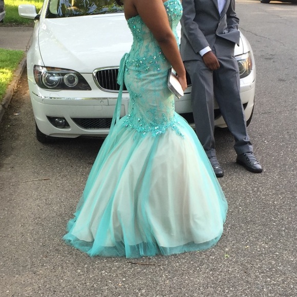 Dresses & Skirts - Prom dress