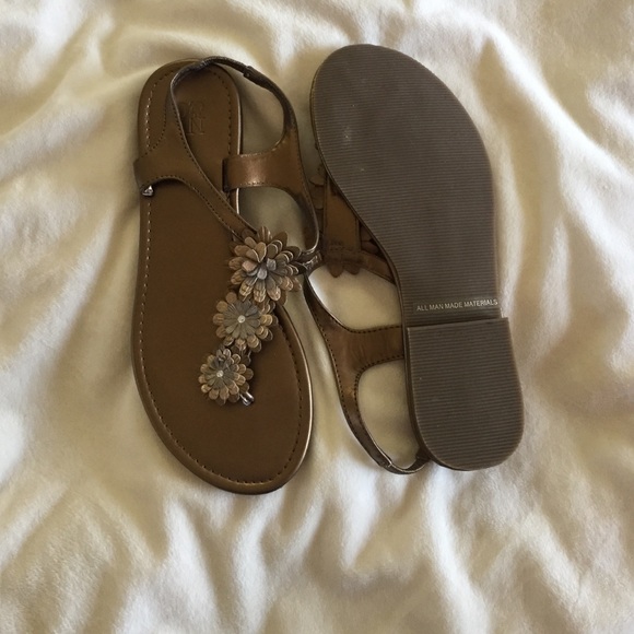 Sandals - Picture 2 of 2