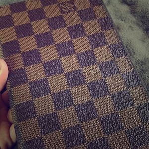 Knock off Louie but looks real!