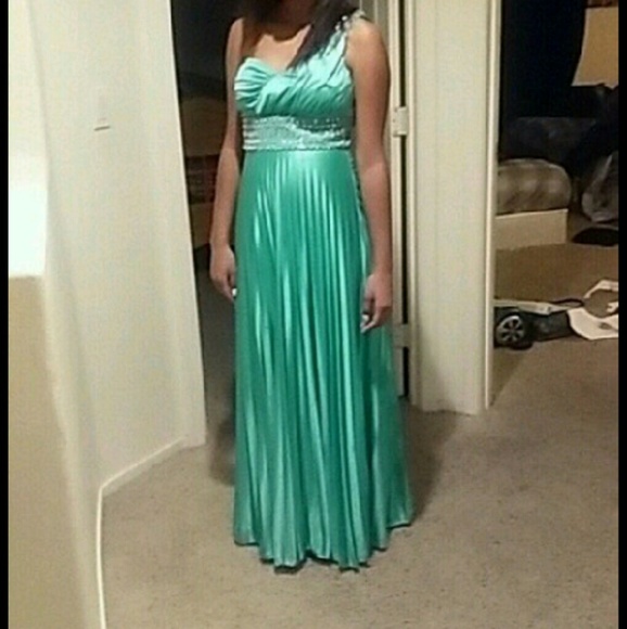 Aqua colored prom dress