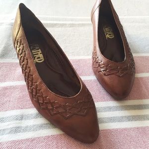 Vintage Dark Tan Leather Flats