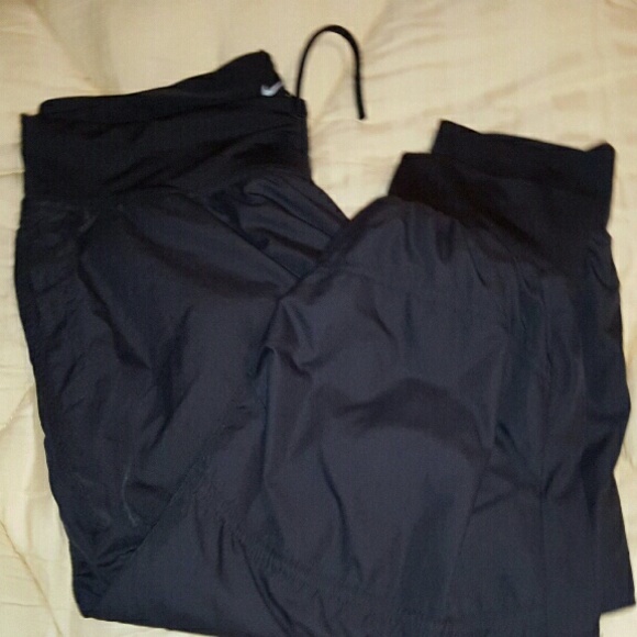 SALE!!!!!NIKE SWEATS CROPPED