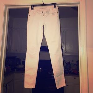 🎉MOVING SALE!!🎉 White Rock Star Skinny Jeans