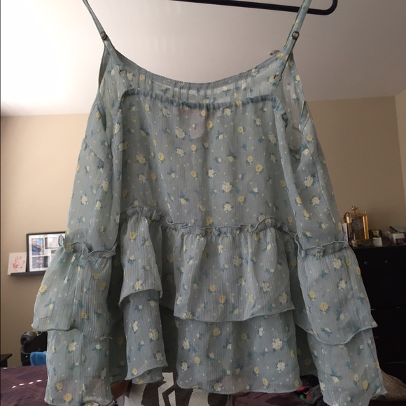 Ruffled top - Picture 2 of 2