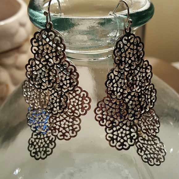 Added to bundle! Beautiful chandelier earrings - Picture 3 of 3