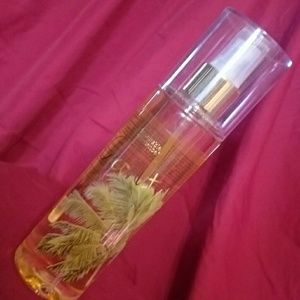 Coconut body mist by measurable difference