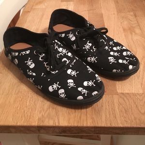 Skull sneakers