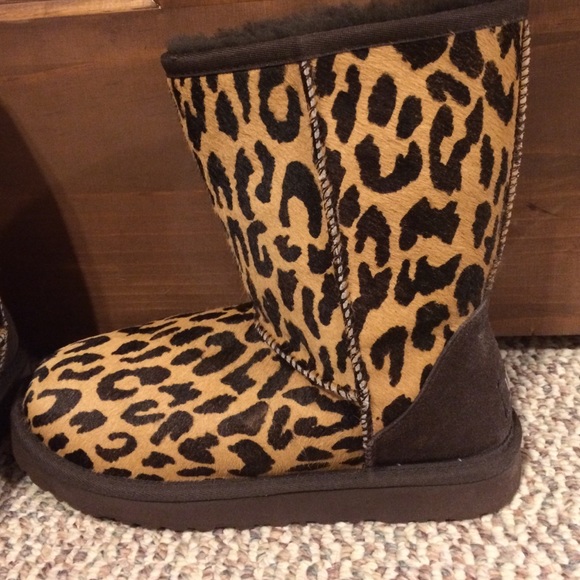 Cheetah uggs - Picture 2 of 3