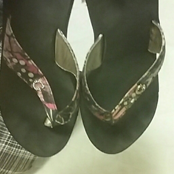 Sandal - Picture 2 of 2