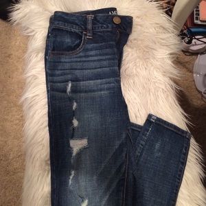 American eagle distressed denim jeans