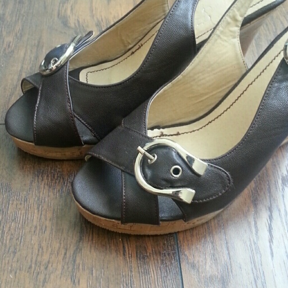 Brown Wedges w/Cork Platform - Picture 2 of 3