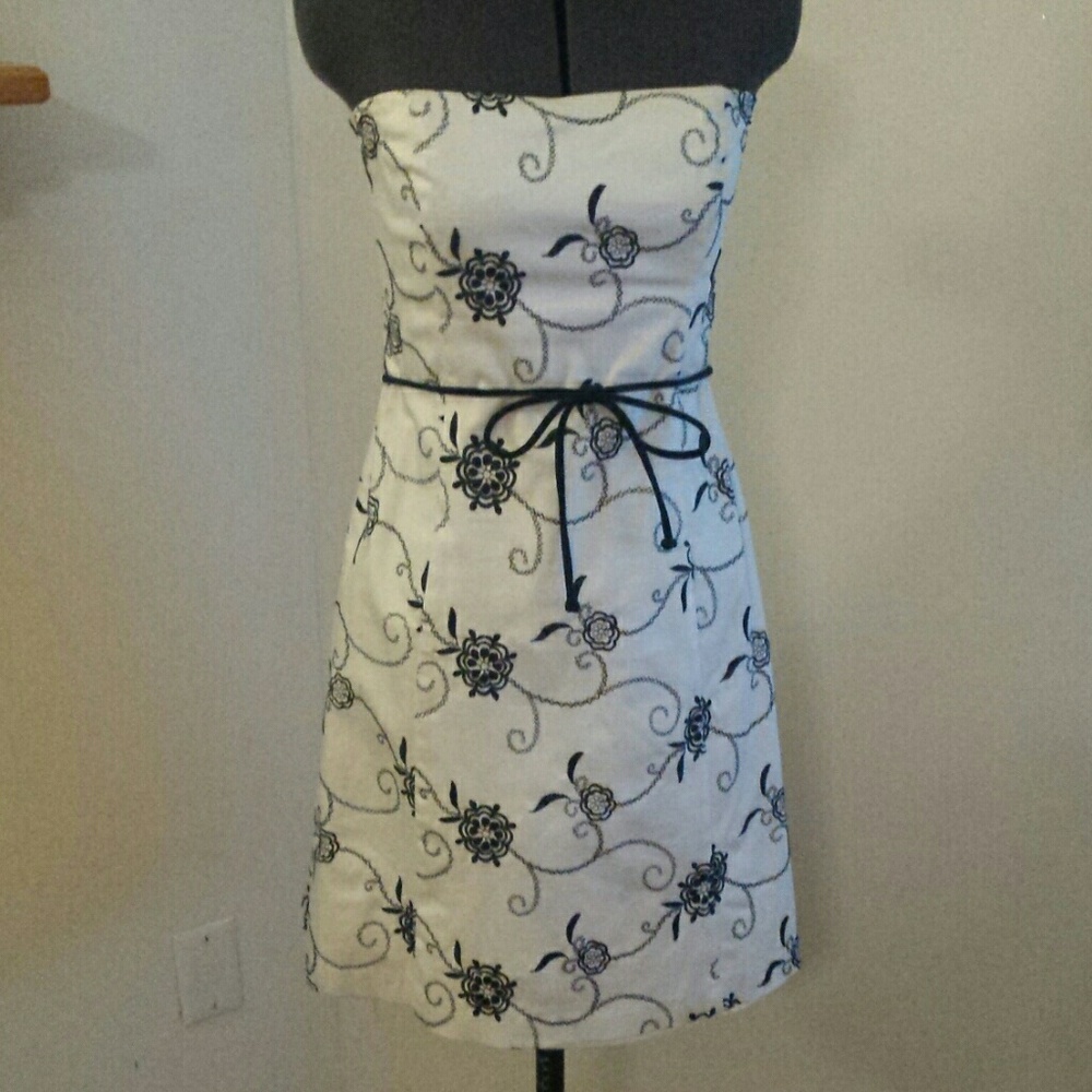 White House Black Market Strapless Dress