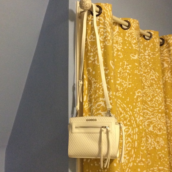NWT White "At the After Party" Crossbody Purse - Picture 3 of 7