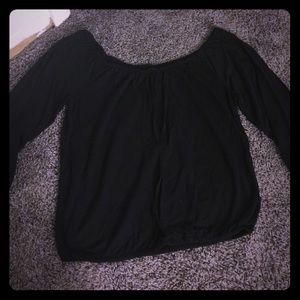 American Eagle quarter length shirt