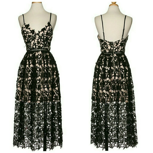 ❌SOLD OUT ❌Black lace aline dress - Picture 2 of 3