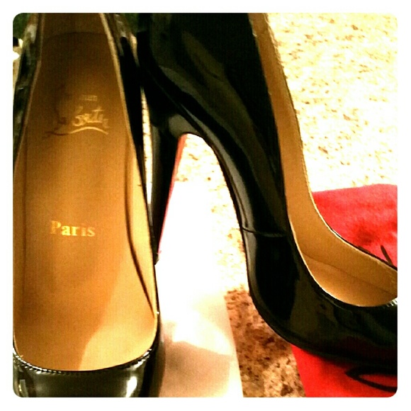 CHRISTIAN LOUBOUTIN