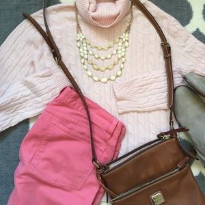 🚫 SOLD Francesca's cream/gold necklace