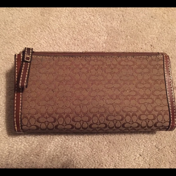 Authentic Coach wallet - Picture 2 of 3