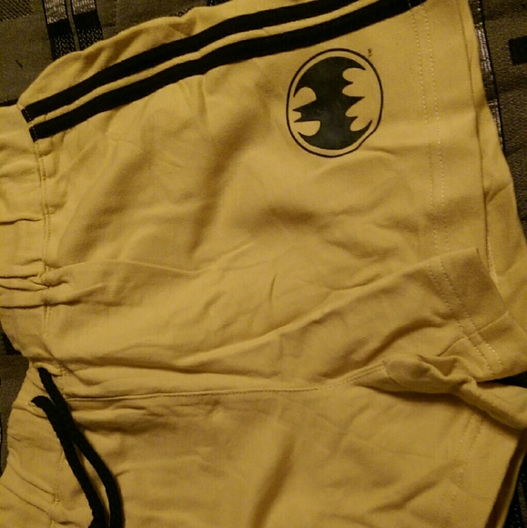 Shorts - Picture 2 of 3