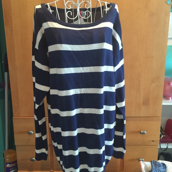 H&M sweater - Picture 1 of 3