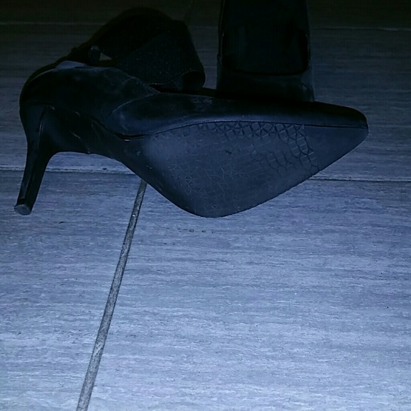 Black pumps - Picture 2 of 3
